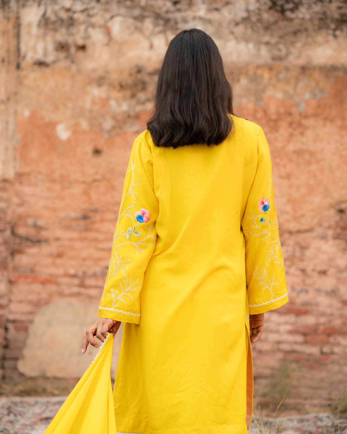 Sunlit Meadow: Floral Kurta Elegance
