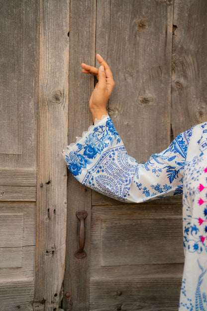 Ethereal Mul Cut Work Ensemble with Resham Embroidery & Tabby Chunni